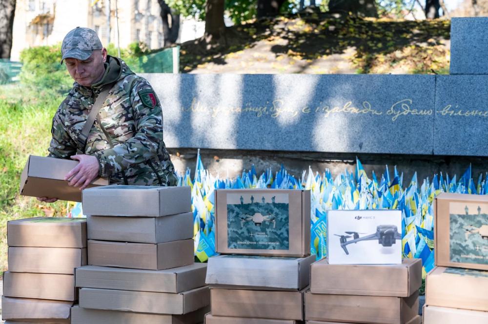 Ще понад 250 безпілотників та РЕБ системи отримали військові в межах проєкту «Пташки перемоги»