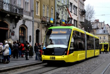 1 трамвай львів