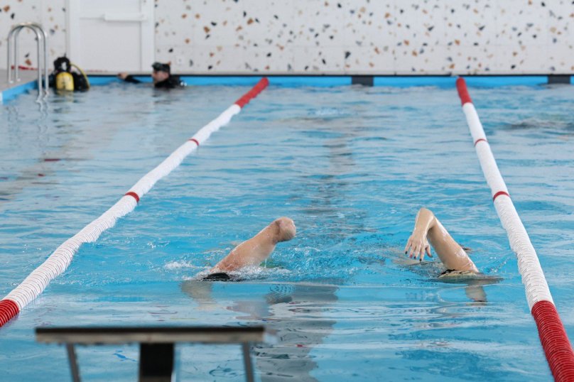 У Львові відкрили басейн зі спеціальним ліфтом для людей на кріслах колісних