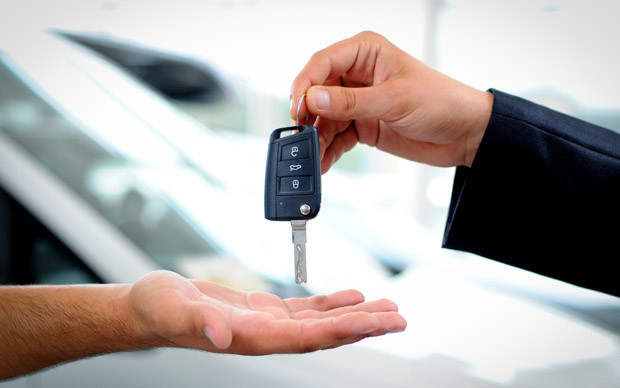 передача ключа автомобіля після переоформлення автомобіля
