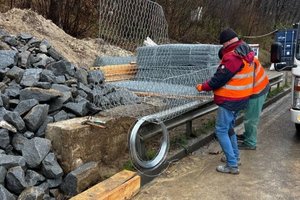 На в’їзді до Львова розпочали облаштовувати нову підпірну стінку