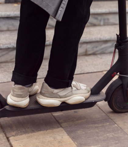 У Львові створили петиції про заборону електросамокатів у центрі міста